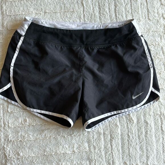 NIKE DRI-FIT Size‎ Large Womens Black  Waist Drawstring Track Shorts lined - Picture 1 of 5